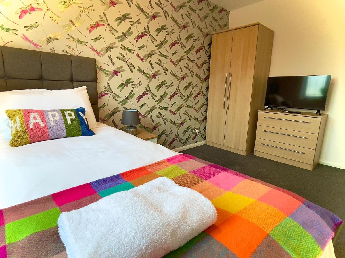 Charming Home In Wellingborough Bagian luar foto