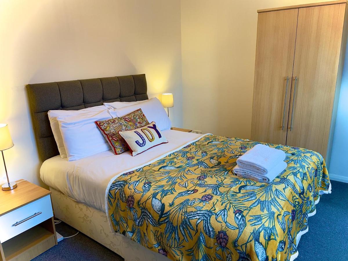 Charming Home In Wellingborough Bagian luar foto