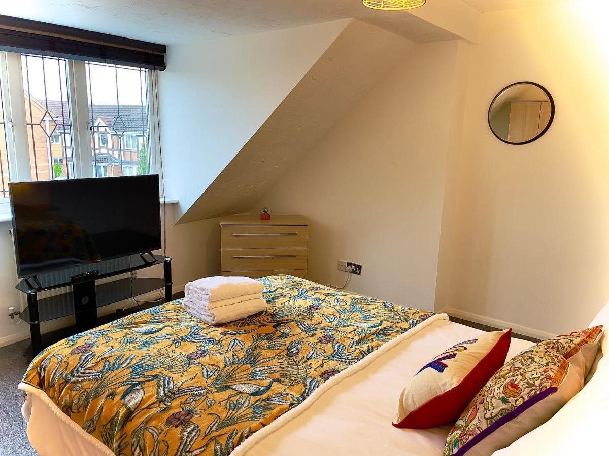 Charming Home In Wellingborough Bagian luar foto
